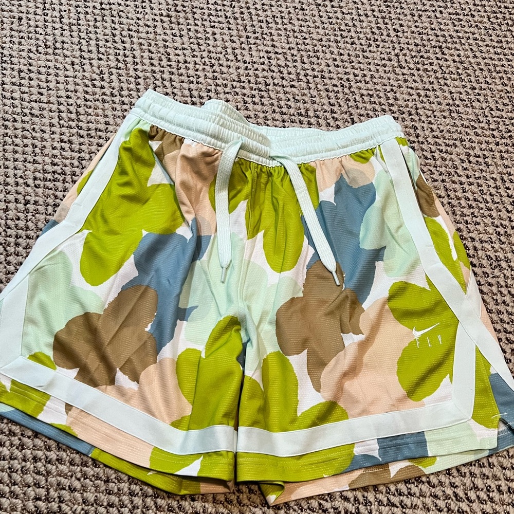 NWT Nike Women’s basketball shorts XL